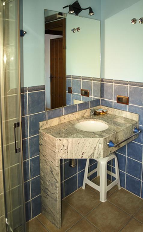 Apartamentos Rurales El Calama Zarza De Granadilla Kamer foto